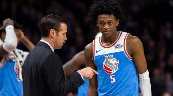 背后折射出 背后折射出